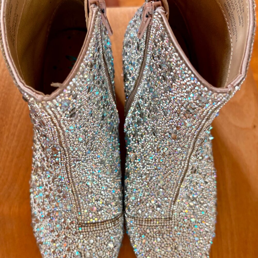 Betsey Johnson Glass & Rhinestone Ankle Bootie Size 7.5 EUC Silver Boot Glitter